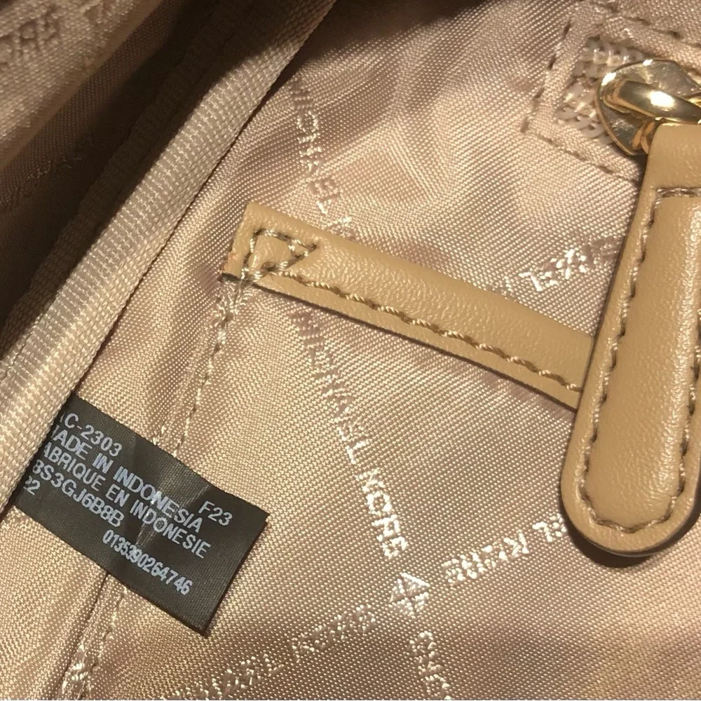 🆕MICHAEL KORS JET SET MD W/chain Non-leather Vegan Material